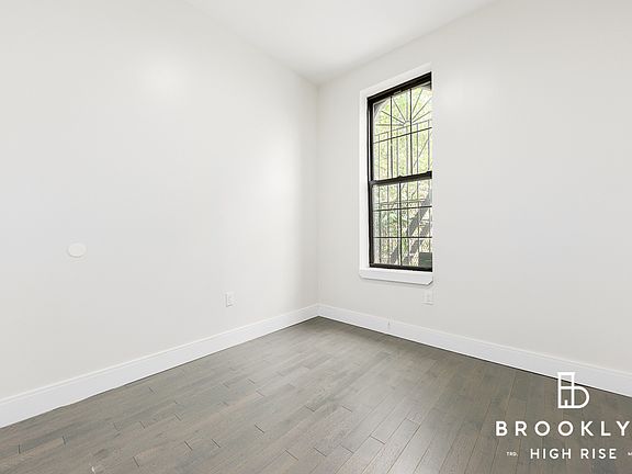 4th image of 989 Bedford Ave #3R
