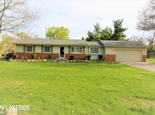 8242 Rondale Dr, Shelby Township, MI 48316