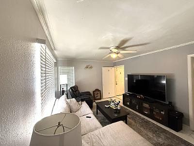 5th image of 528 1/2 Stephenson St