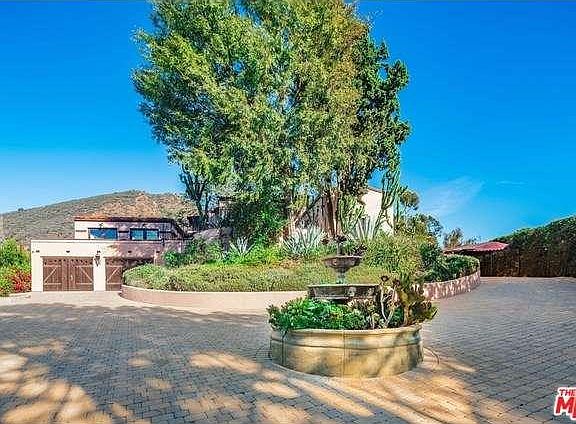4th image of 3052 Lake Hollywood Dr