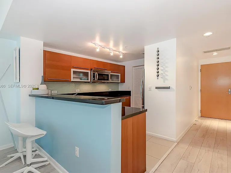 253 NE 2nd St #907 — Photo 6