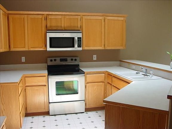 4th image of 755 SE Beaver Creek Ln