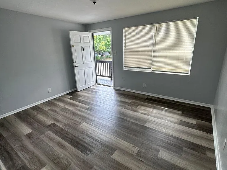 3805 Fairfax St — Photo 7
