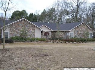 1625 W Commerce St, Hernando, MS 38632