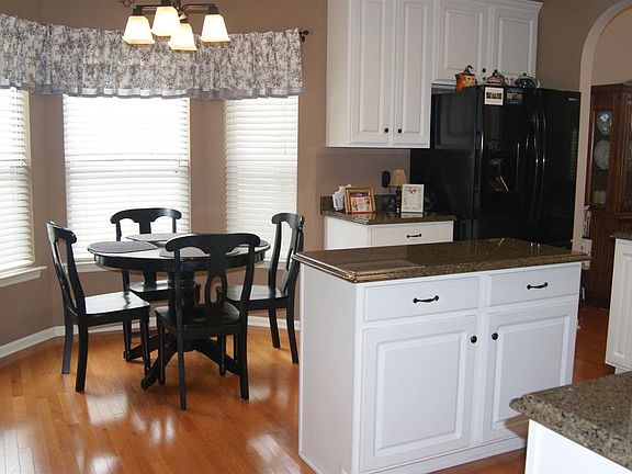 4th image of 105 Northlake Dr