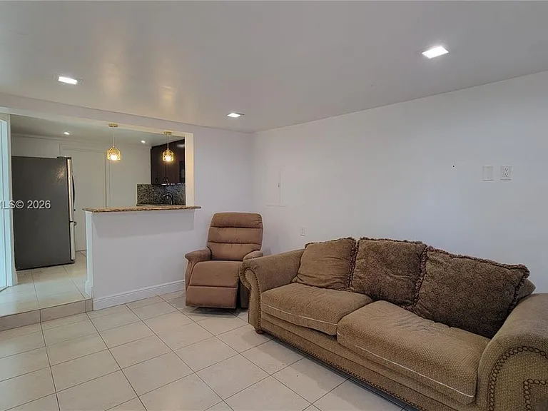14200 NE 15th Ave #B — Photo 7