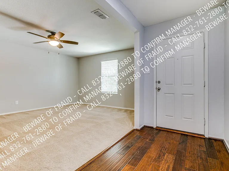 1128 Foxglove Ln — Photo 4