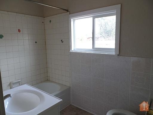 4th image of 511 San Juan Pl APT C