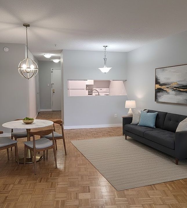 2nd image of 921 Thurlow St #4
