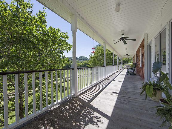 5th image of 1598 Sams Creek Rd