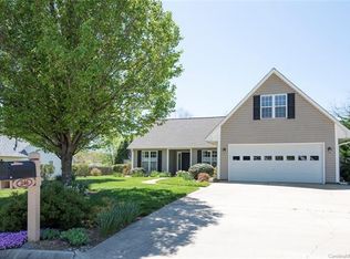 246 Cottage Ridge Rd, Fletcher, NC 28732