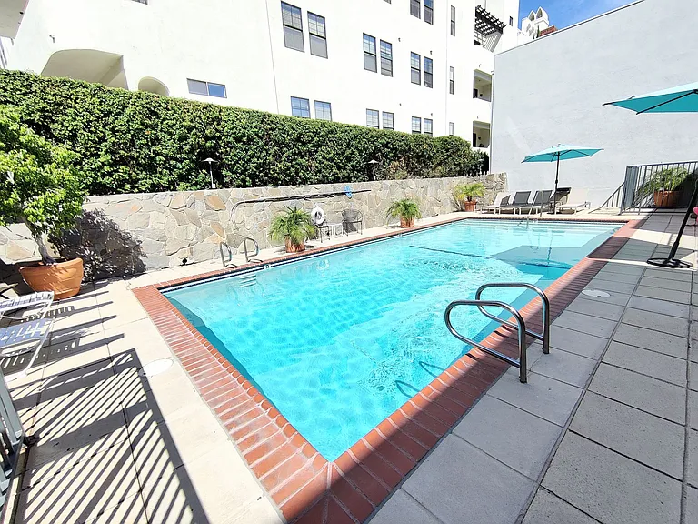 4617 Willis — Photo 4