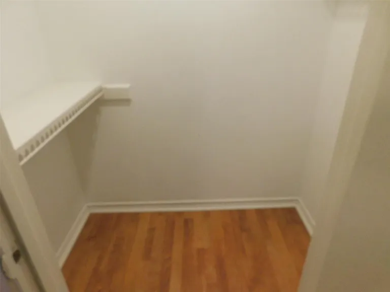 472 N Post Oak Ln — Photo 32