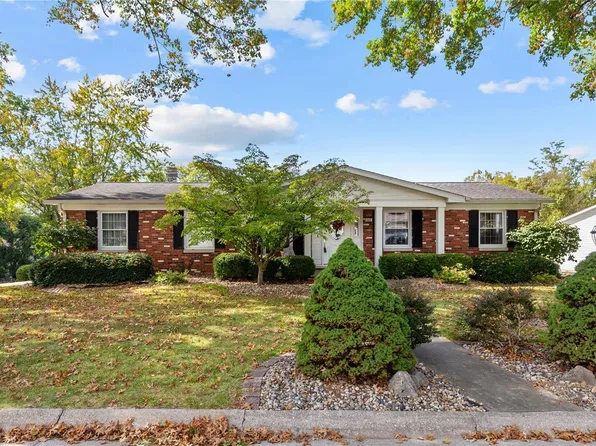 5802 Deer Trl, Godfrey, IL 62035