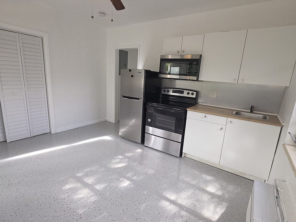 2nd image of 1101 NE 6th Ave Unit B