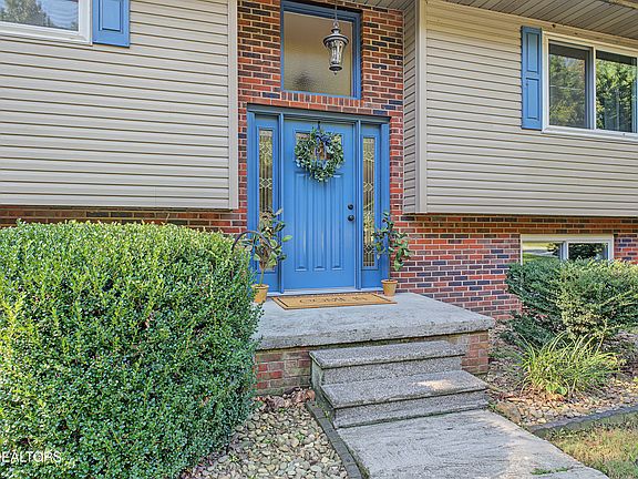 2nd image of 3932 Gamble Ln
