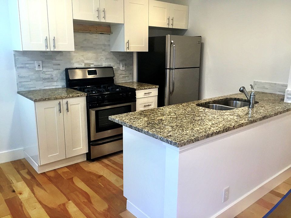 1st image of 5820 Berkman #206