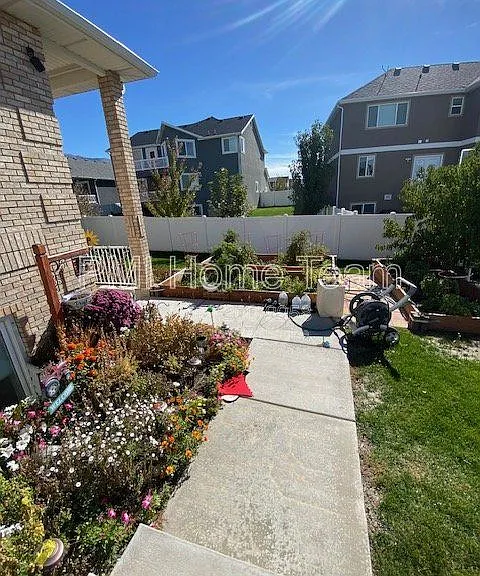 1284 E Mary Ln — Photo 10