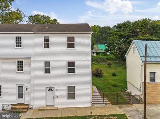 414 W Washington St, Charles Town, WV