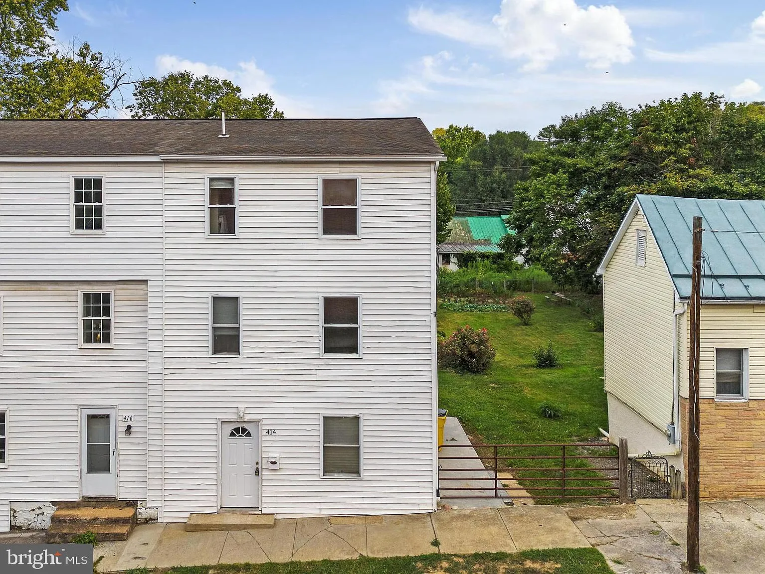 414 W Washington St photo 1