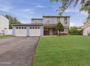 9 Snowdrift Ln, Howell, NJ 07731