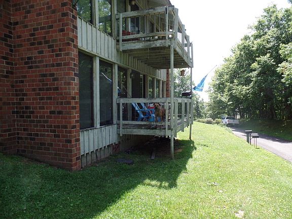 4th image of 304 Deer Run Trail