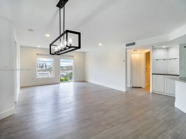2351 Douglas Rd APT 1007, Miami, FL 33145