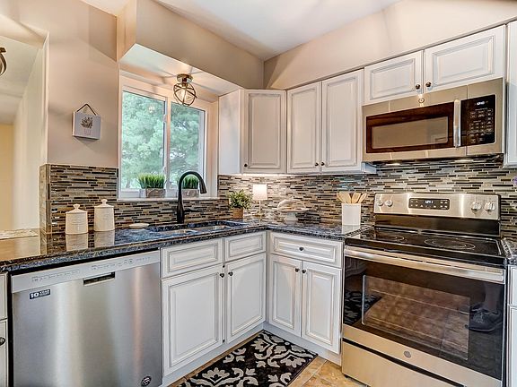 5th image of 8432 Holiday Hills Dr
