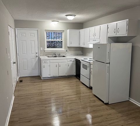 2nd image of 5216 Donlyn Ln #B