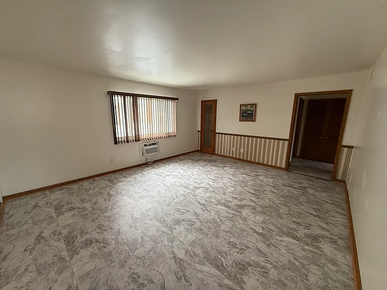 2 bed, 1.0 bath, $750 — Photo 6