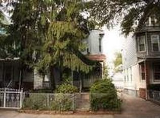 662 E 32nd St, Brooklyn, NY 11210