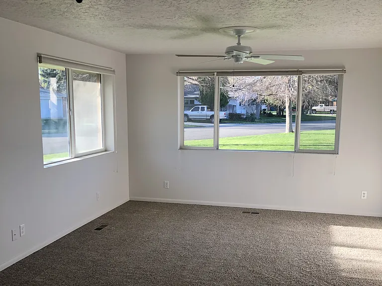 2821 N Pauley Loop — Photo 11