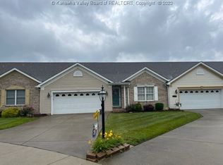 99 Gables Dr, Hurricane, WV 25526