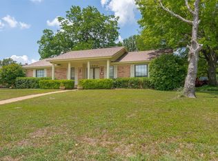 1002 Hyde Park Ct, Cleburne, TX 76033