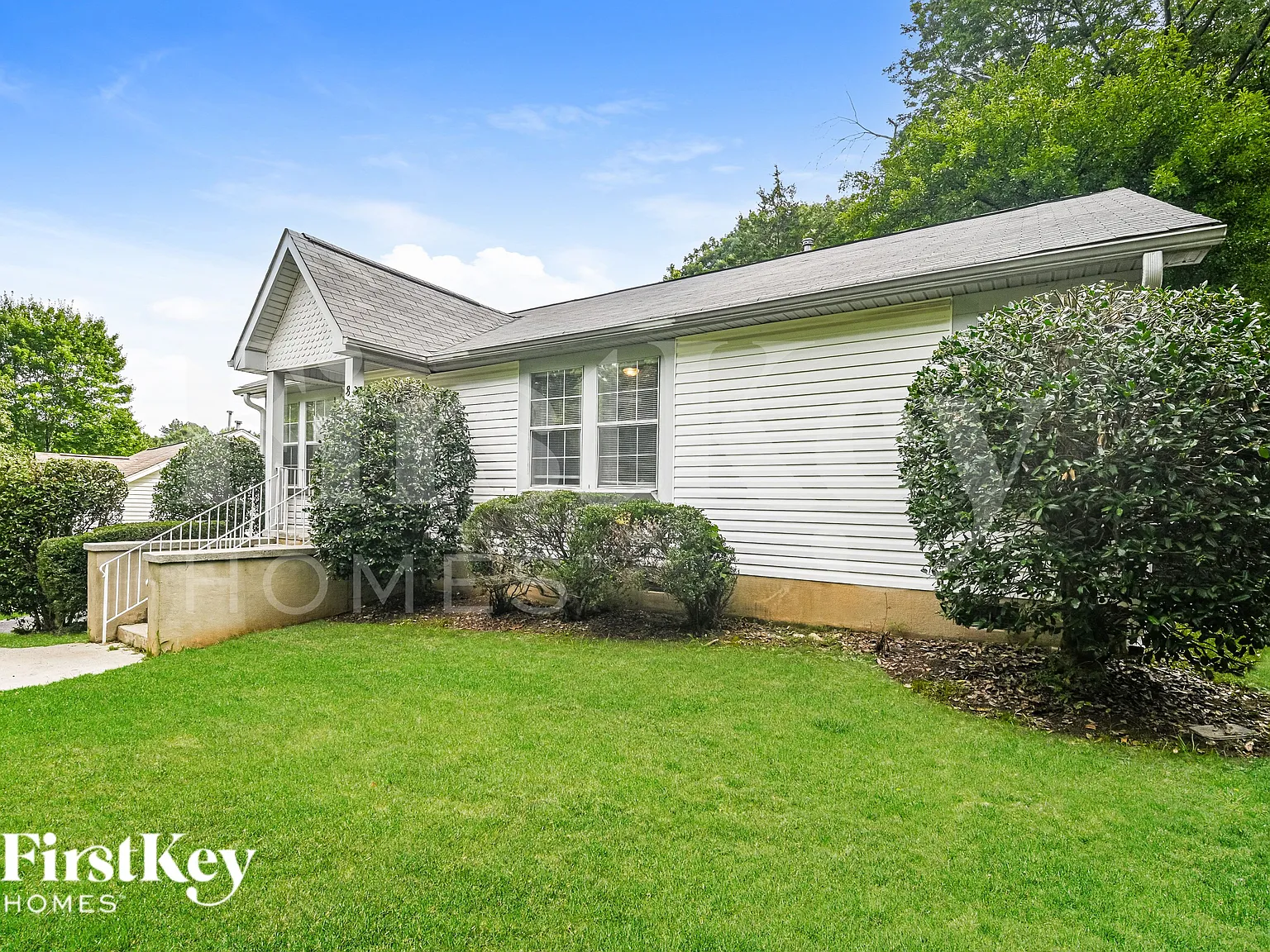 3 bed, 2.0 bath, 1272 sqft, $1,690 — Photo 2