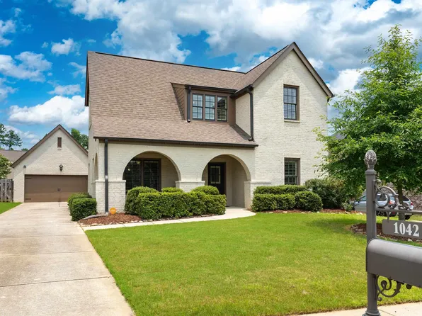 1042 Regent Park Dr, Birmingham, AL 35242