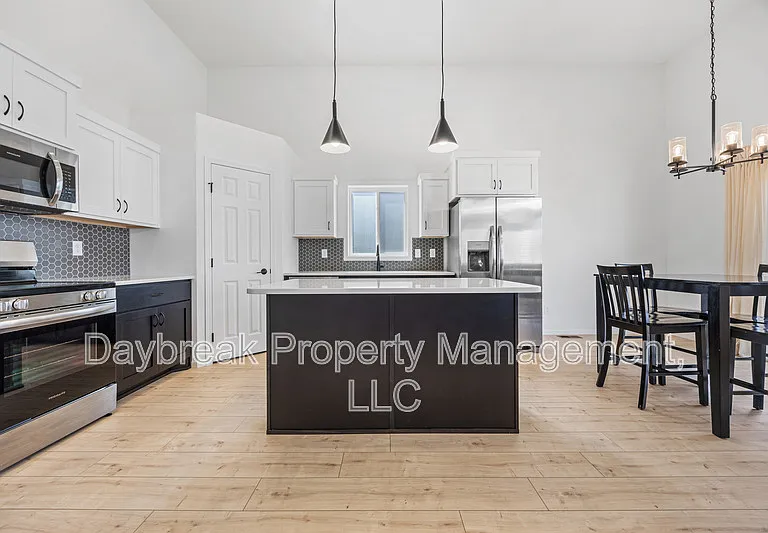 7909 Lost River Rd — Photo 9