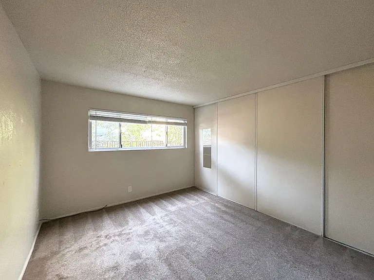 2212 Blake Street — Photo 7