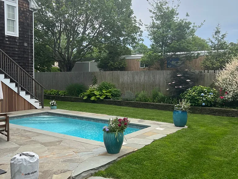 18 Pinetree Dr — Photo 32