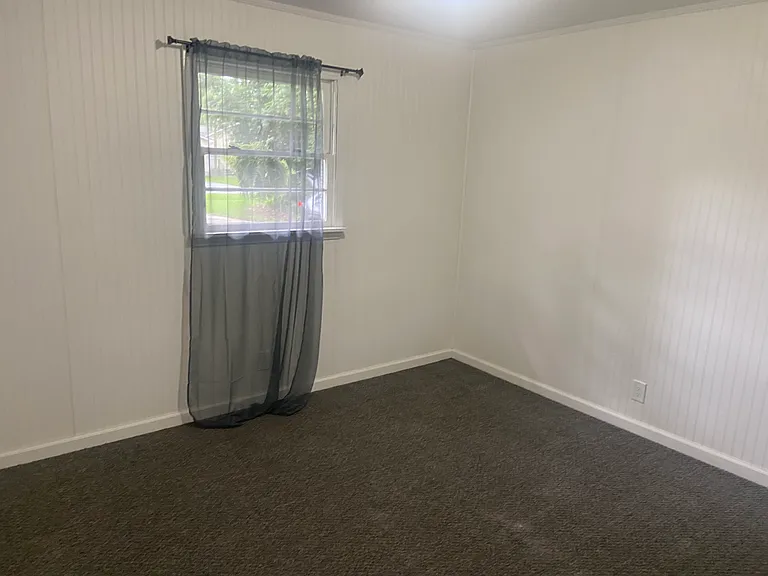 910 Perry Dr — Photo 18
