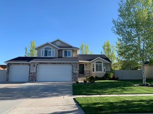 1688 W 1000 S, Syracuse, UT 84075