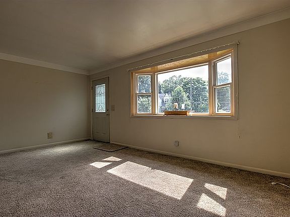 3rd image of 7427 Gracely Dr