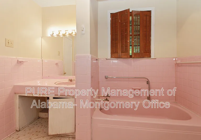 1308 Rosa L Parks Ave — Photo 3