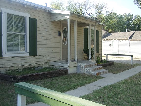 5th image of 1013 N Chandler Dr