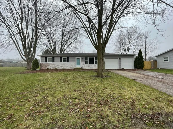 405 Park Cir, Saint Joseph, IL 61873