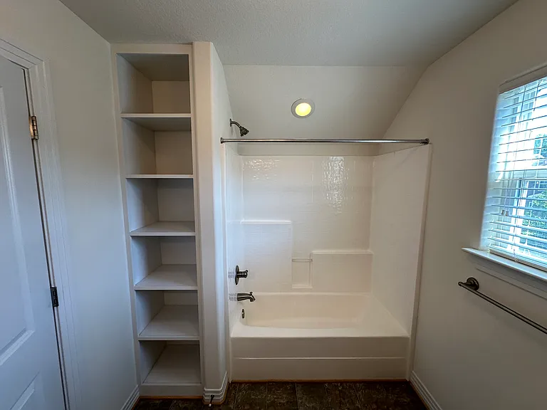 2212 Martlet Ln — Photo 34