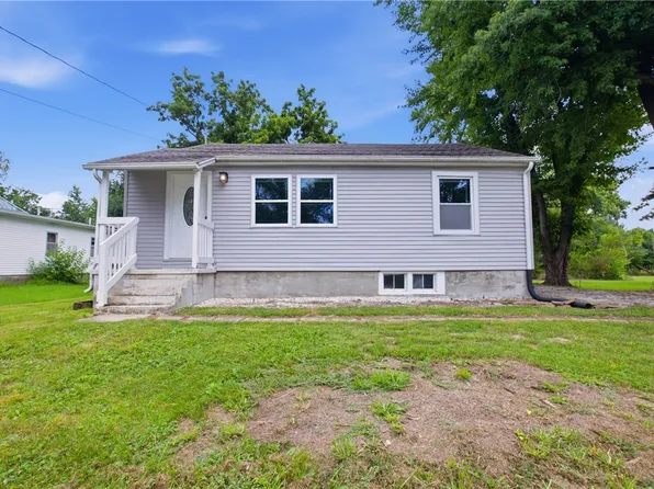 474 W 9th St, Neoga, IL 62447