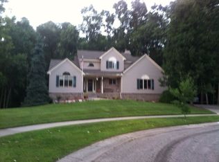 2330 Glen Hill Ct, Waterford, MI