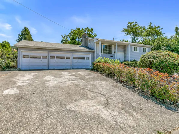 801 NE 10th St, Grants Pass, OR 97526