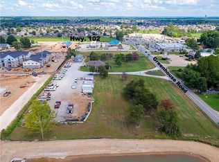 201 Greenhouse Rd, Centerton, AR 72719